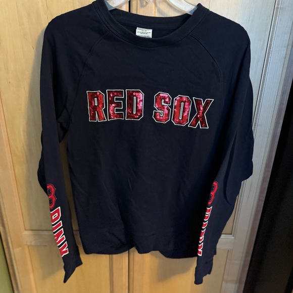 PINK Victoria's Secret Women's Boston Red Sox Sequin Crew Neck Pullover - Picture 9 of 10
